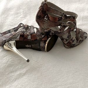 Jennifer Lopez sz 8.5